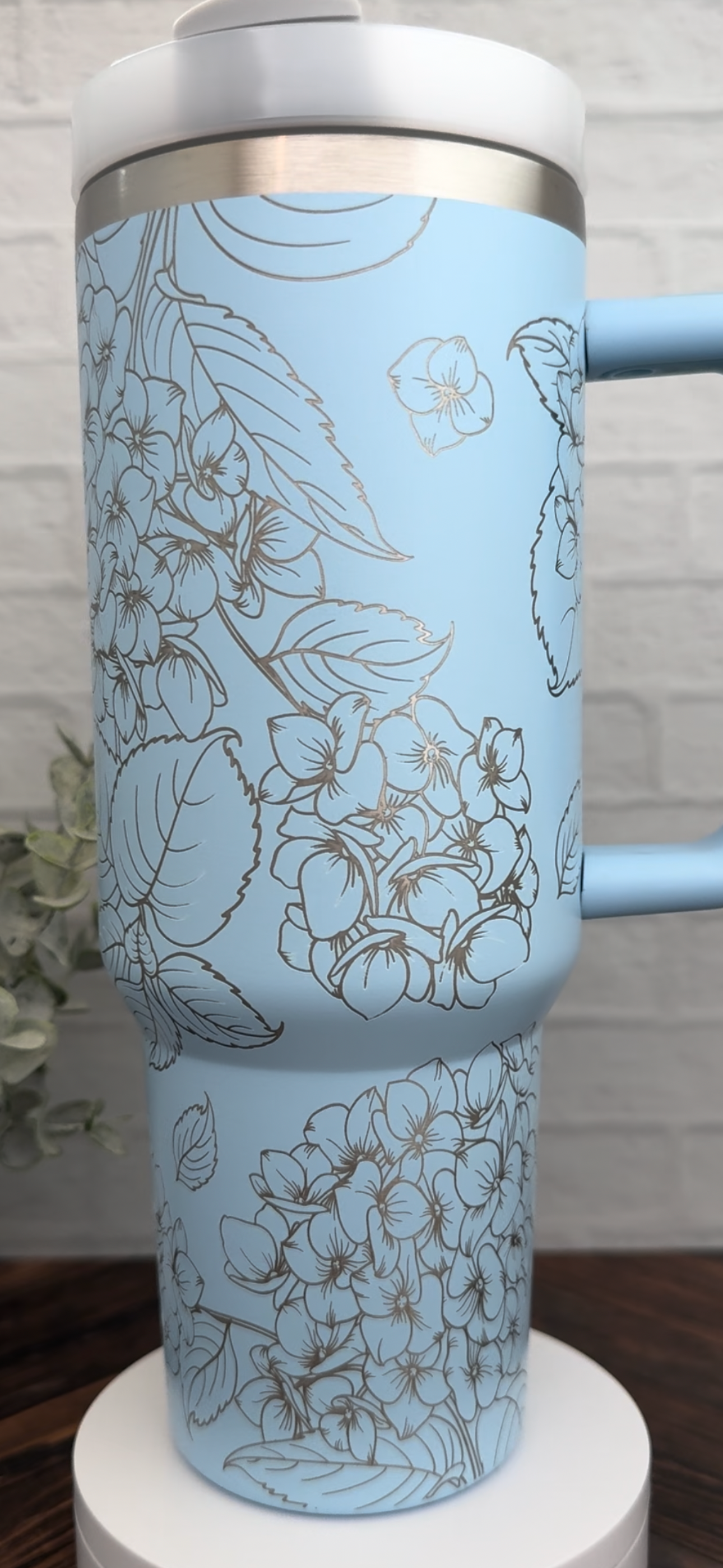 40 oz Tumbler - Hydrangea on Sky Blue RTS