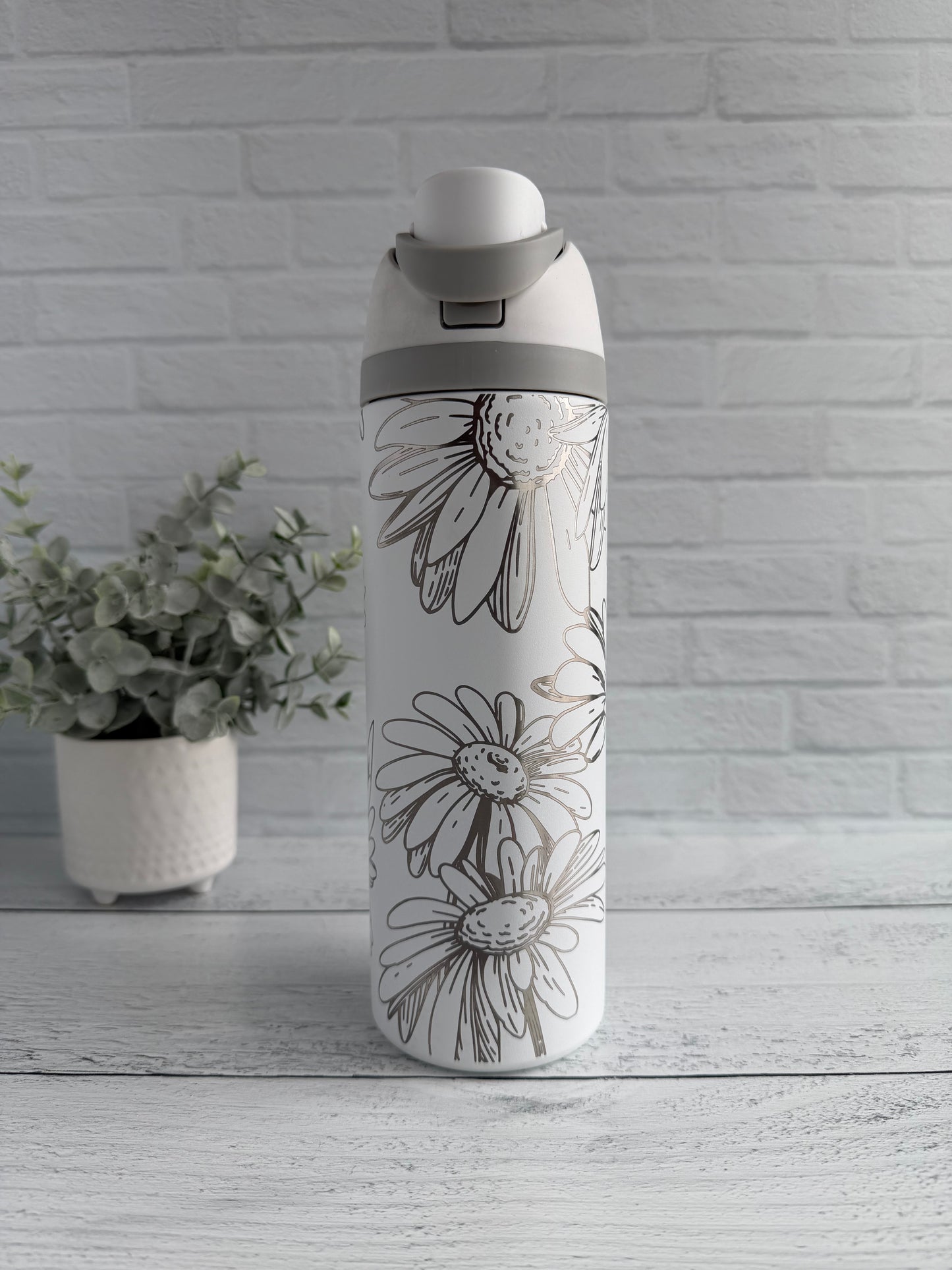 24 Oz Tumbler with Daisy design on White RTS