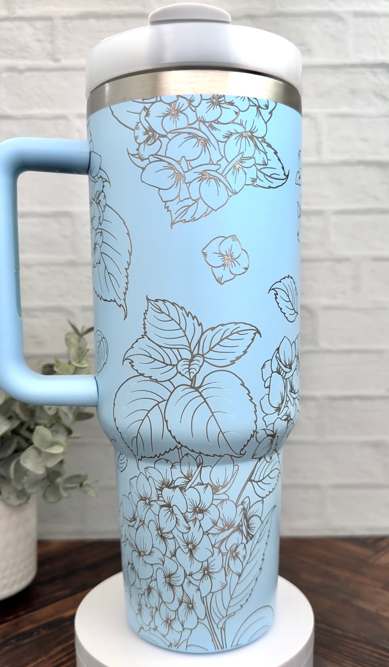40 oz Tumbler - Hydrangea on Sky Blue RTS